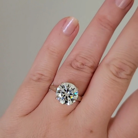 New 5ct Certified Moissanite Engagement Ring!!! - Picture 5 of 9